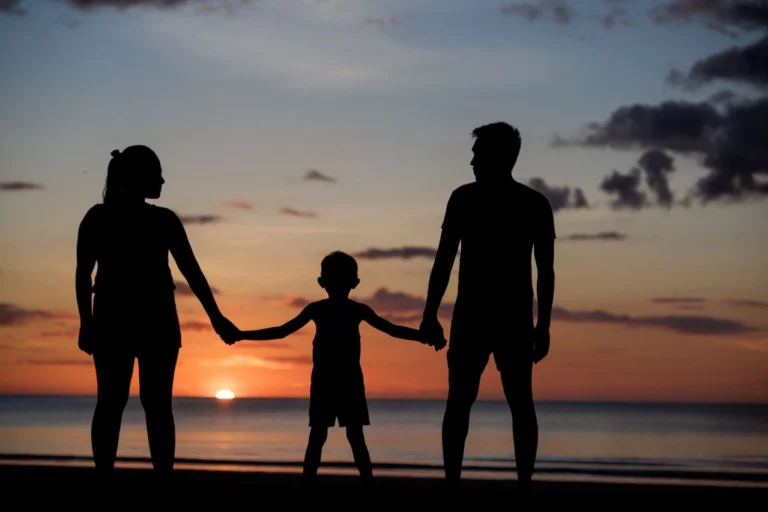 family therapy session with CEFORES certified systemic therapist in Lebanon